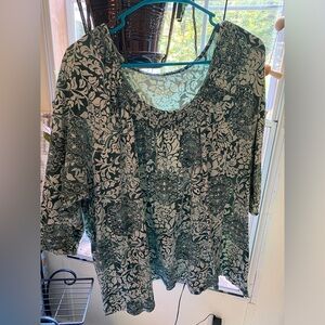 Terra & Sky, 3X, forest clover color, 3/4 sleeves. No stains or rips.